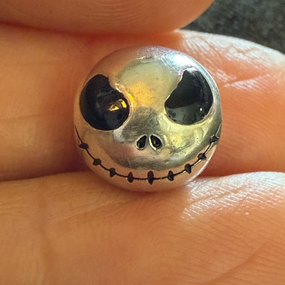 Silver Skull Button - image 2